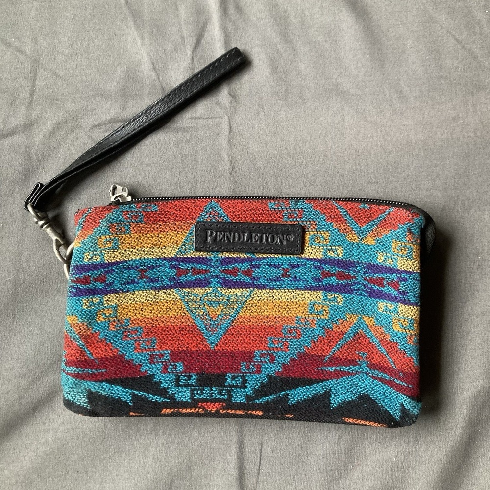 Pendleton Three Pocket Keeper Wool Southwestern Boho Aztec Pouch Wallet Red